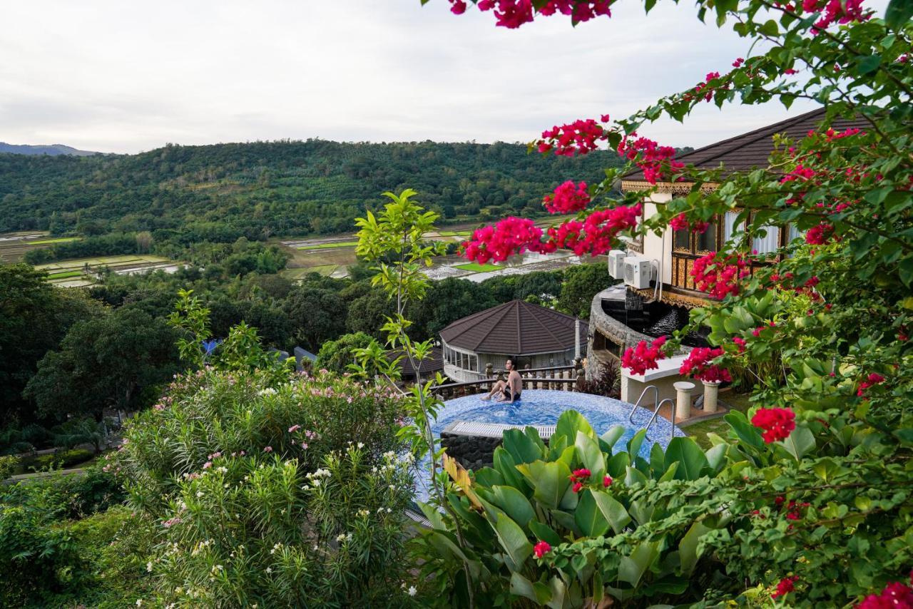 Rancho Bernardo Luxury Villas And Resort Bagac Exterior foto