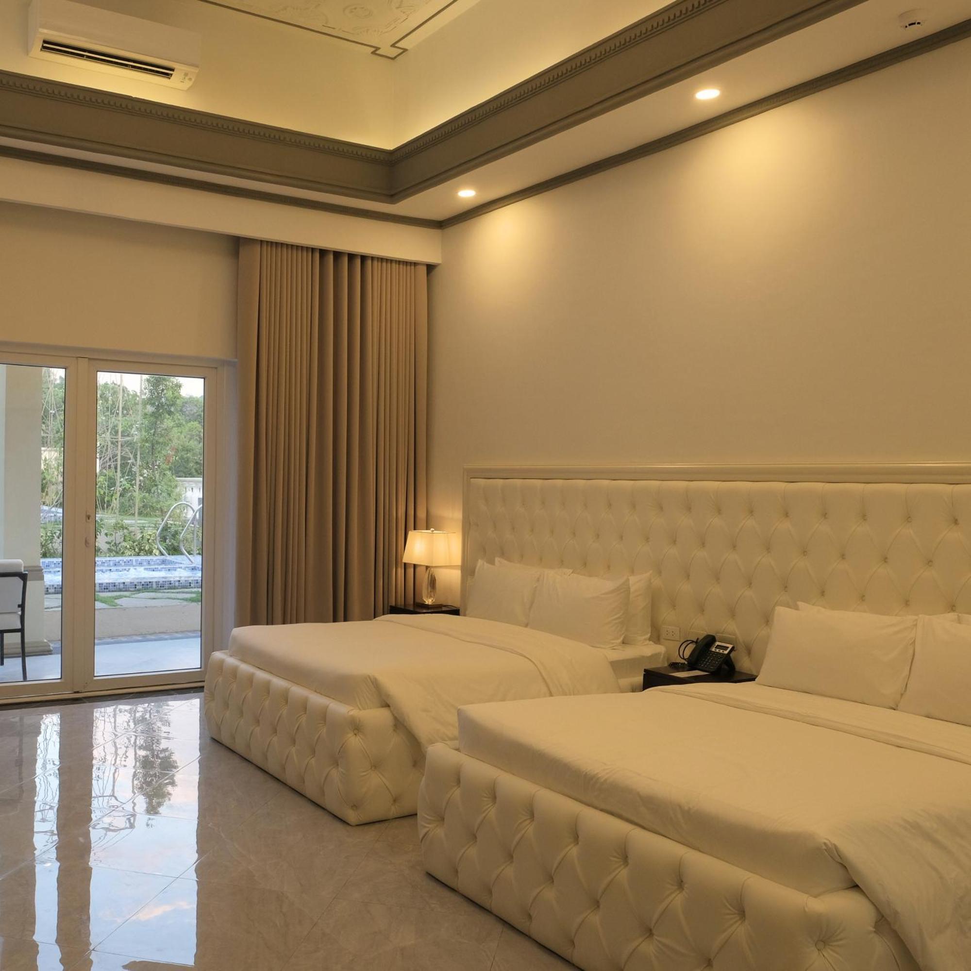 Rancho Bernardo Luxury Villas And Resort Bagac Exterior foto